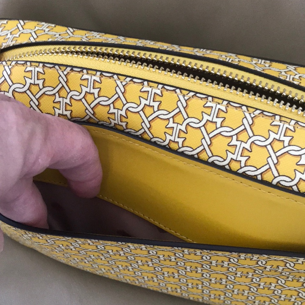 Kate spade cross body bag NWT. Yellow pattern - Picture 3 of 6